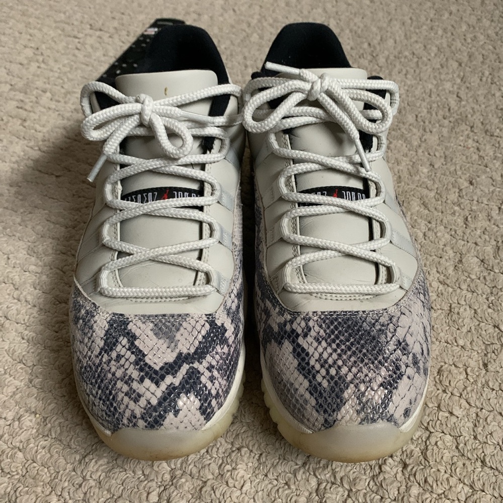 Air Jordan 11 low top Light Bone Snake Skin